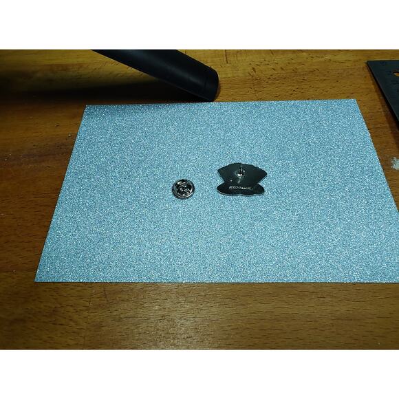 Lucky Aces & Poker Chips Pin for Hat, Lapel, Lanyard, Apron, Jacket or Backpack - Picture 2 of 8